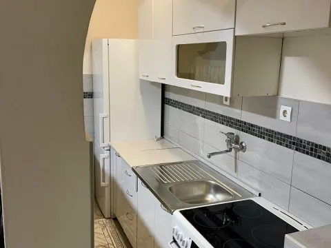 Izdavanje, dvosoban stan, 80m², Zelenika, Podgorica - image 2