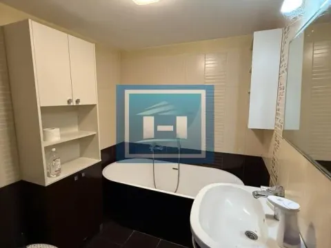Prodaja, trosoban stan, 105m², Centar, Jagodina - image 7