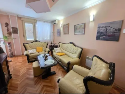 Prodaja, dvosoban stan, 76m², Drpe Mandića, Podgorica - image 2