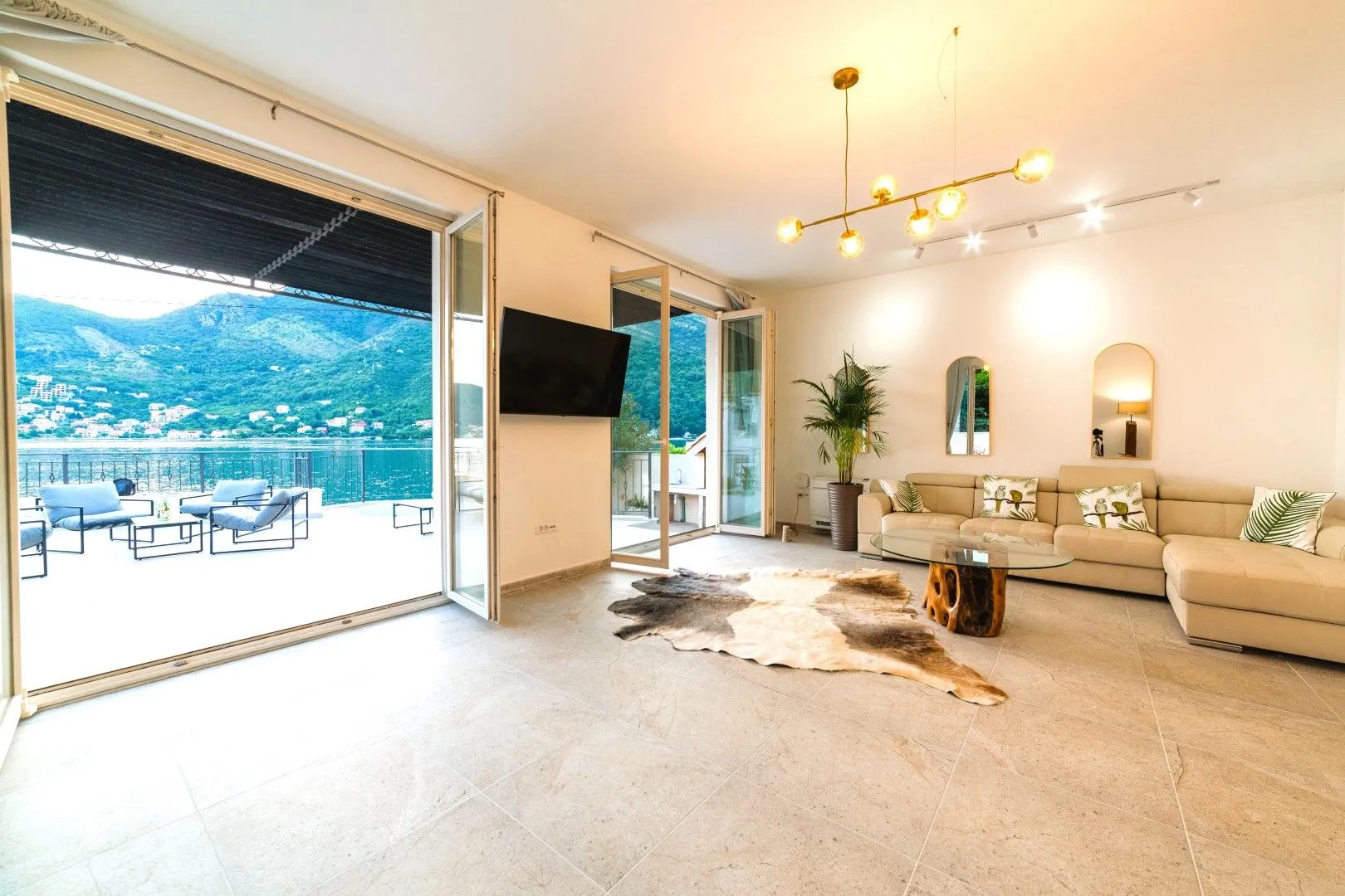Rent, house, 315m², Tivat, Crna Gora