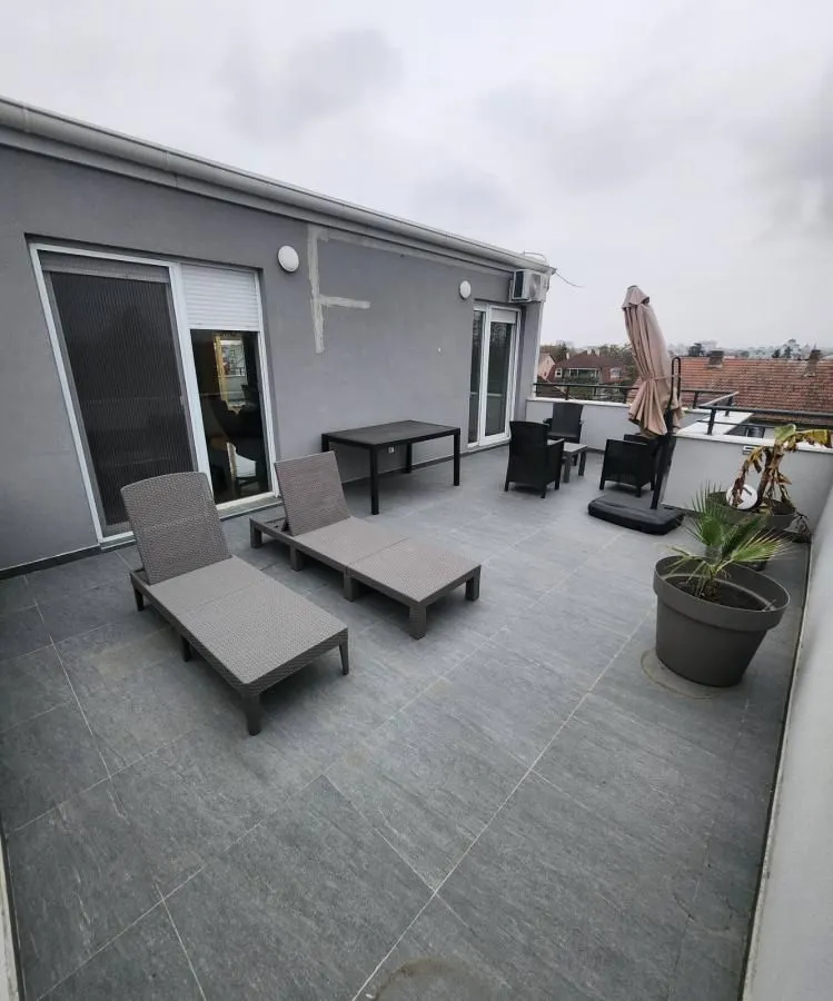 Prodaja, stan, 229m², Telep, Novi Sad Sve Podlokacije