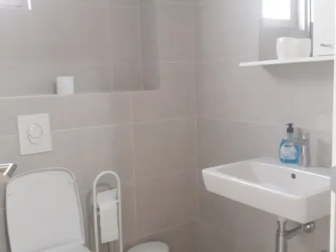 Izdavanje, stan, 43m², Bečići, Budva - image 8