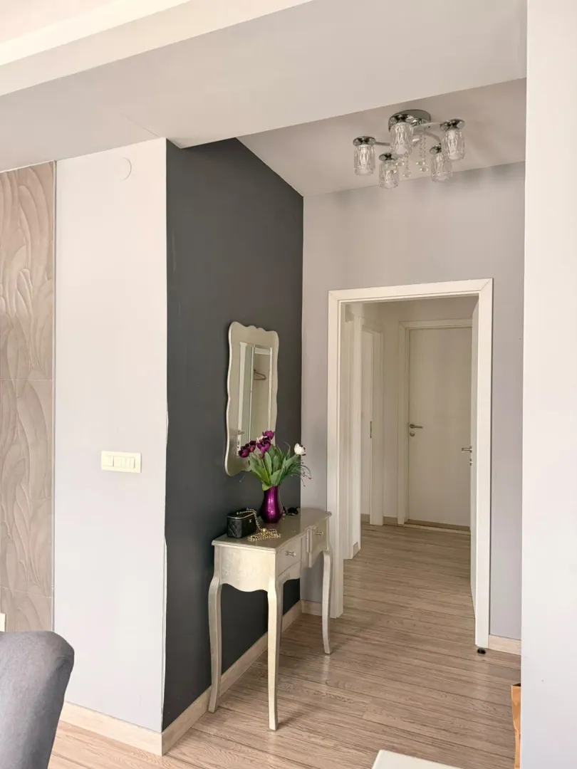 Izdavanje, dvosoban stan, 70m², Centar, Budva