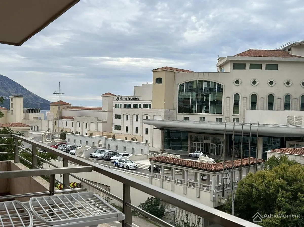 Prodaja, dvosoban stan, 84m², Bečići, Budva