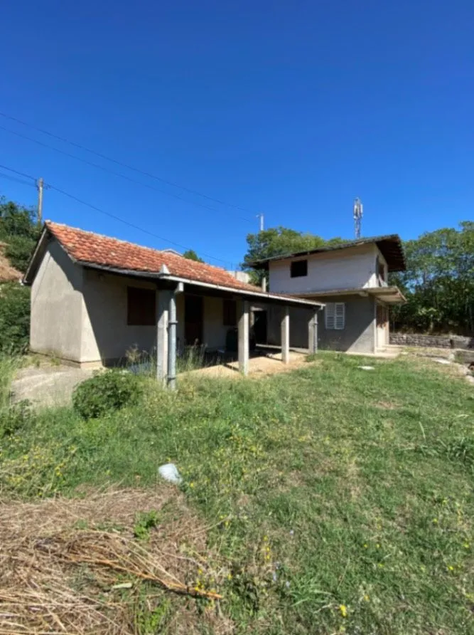 Prodaja, kuća, 545m², Rogami, Podgorica