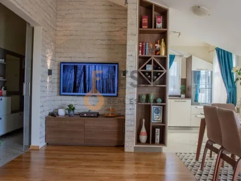 Prodaja, dvosoban stan, 80m², Kotor, Crna Gora