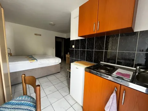 Izdavanje, jednosoban stan, 25m², Rafailovići, Budva - image 4