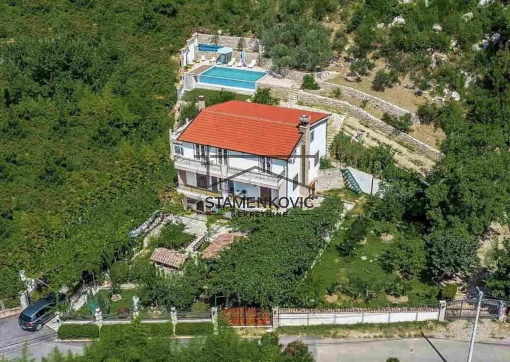 Prodaja, kuća, 302m², Herceg Novi, Crna Gora