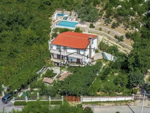 Prodaja, kuća, 302m², Herceg Novi, Crna Gora