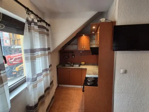 Izdavanje, jednosoban stan, 50m², Adamovićevo Naselje, Novi Sad Sve Podlokacije - image 4