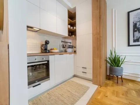 Sale, one bedroom apartment, 42m², Bečići, Budva - image 1