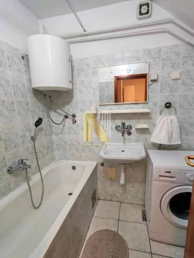 Izdavanje, dvosoban stan, 54m², Centar, Novi Sad