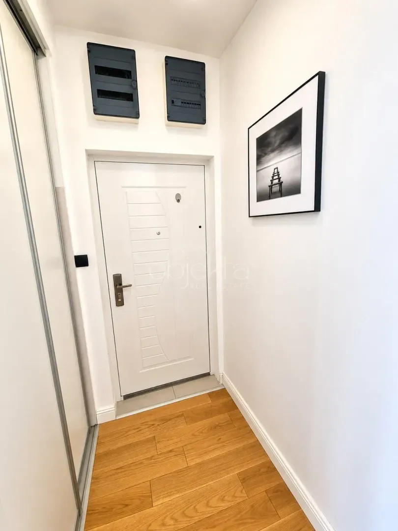 Rent, one bedroom apartment, 45m², Tivat, Crna Gora