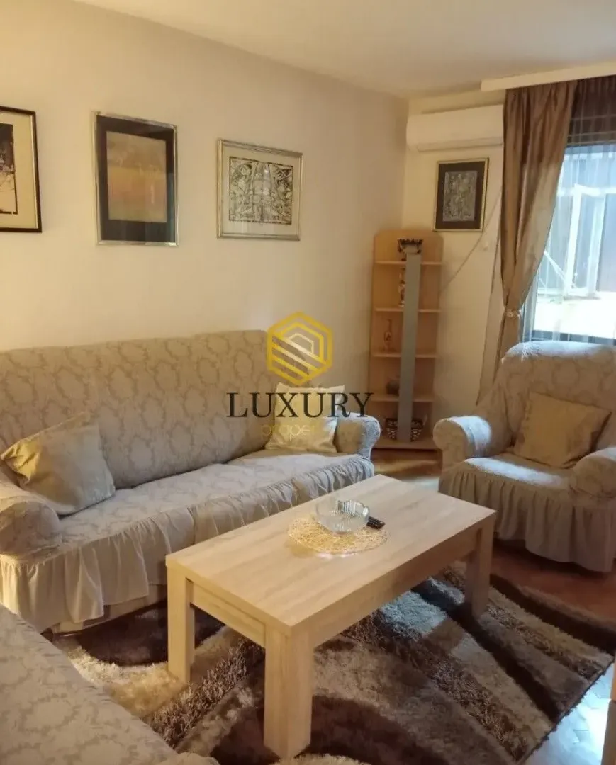 Izdavanje, dvosoban stan, 67m², Blok 6, Podgorica