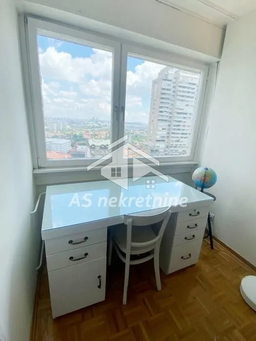 Izdavanje, četvorosoban stan, 120m², Voždovačka Crkva, Voždovac Sve Podlokacije