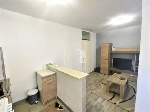 Rent, apartment, 26m², Stari Aerodrom, Podgorica - image 4