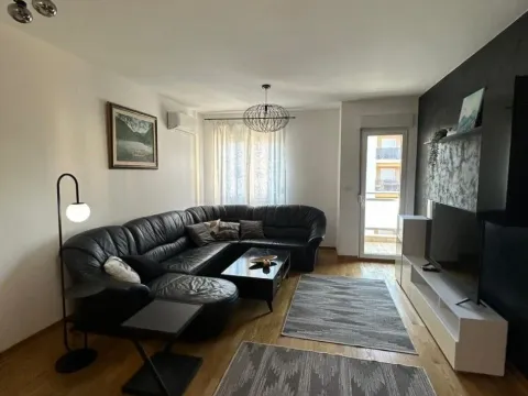 Izdavanje, dvosoban stan, 64m², City Kvart, Podgorica - image 4