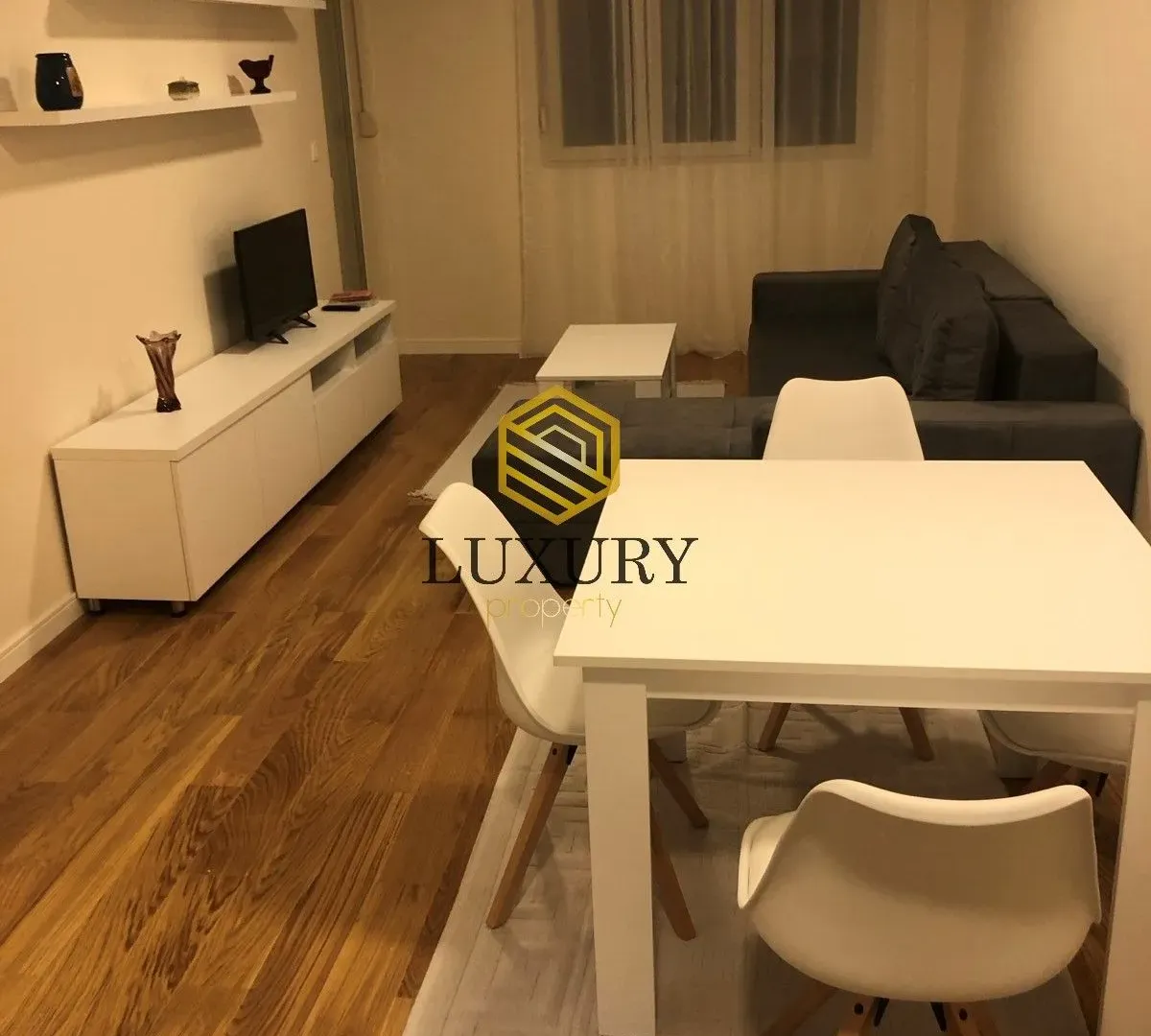 Izdavanje, jednosoban stan, 47m², Central Point, Podgorica