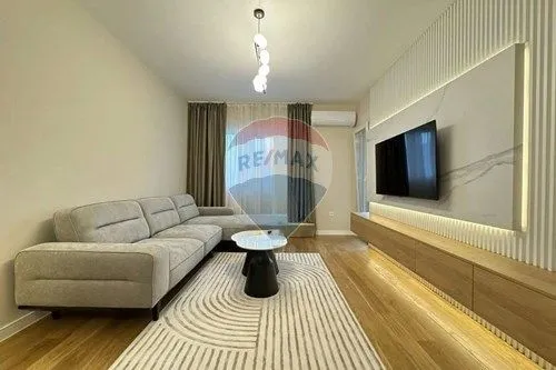 Izdavanje, jednosoban stan, 50m², Central Point, Podgorica