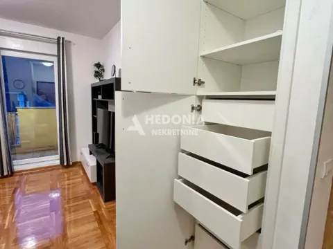 Sale, one bedroom apartment, 38m², Savski Venac, Beograd - image 9