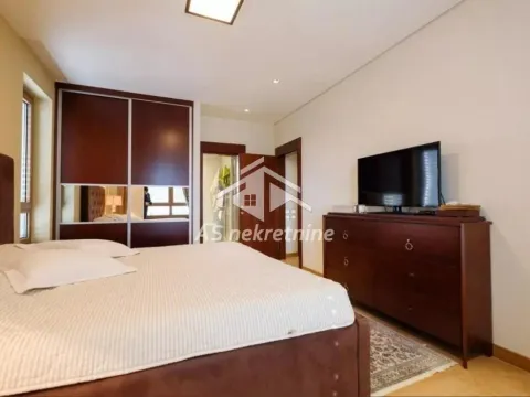 Izdavanje, četvorosoban stan, 150m², Novi Beograd Sve Podlokacije, Beograd - image 16