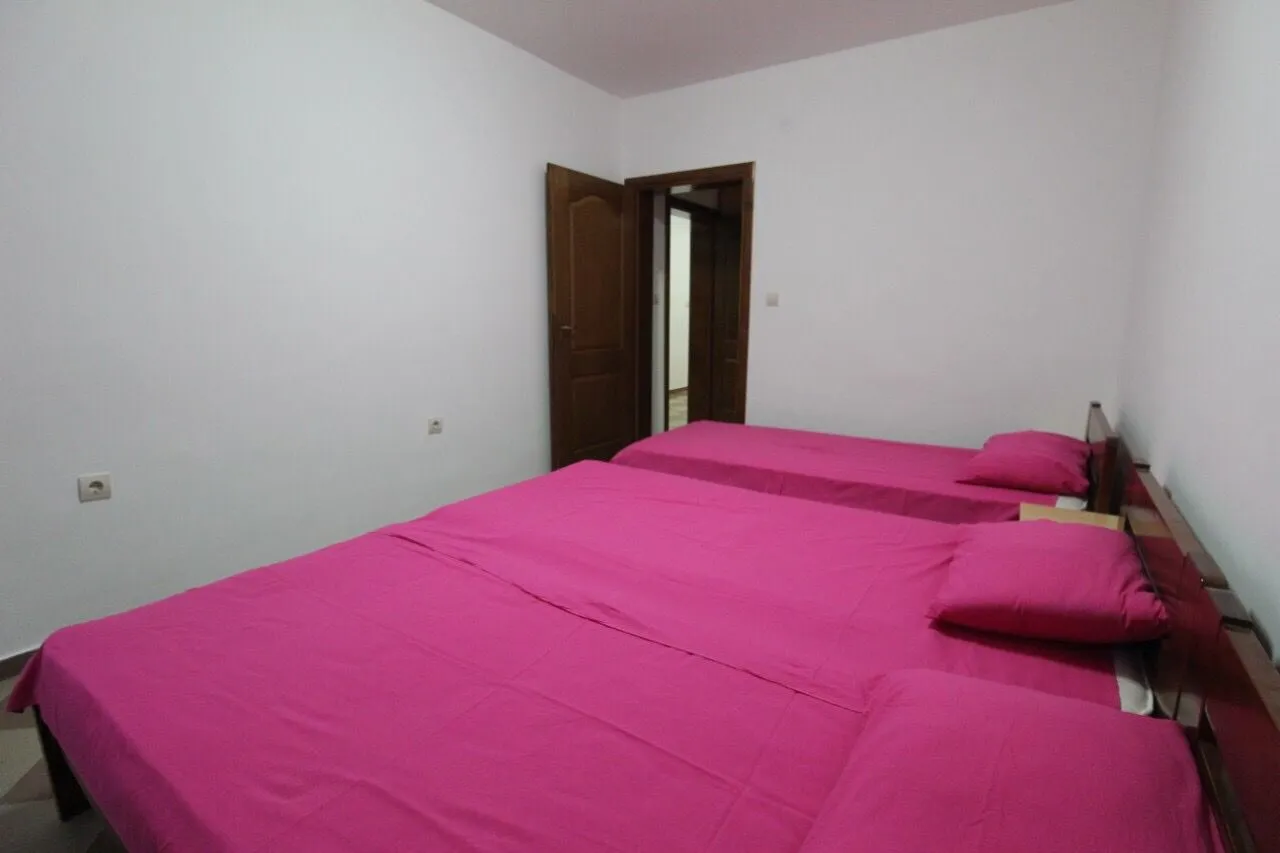 Sale, house, 220m², Bar, Crna Gora