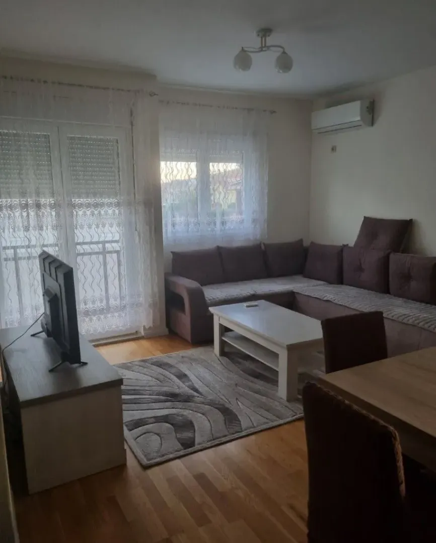 Izdavanje, jednosoban stan, 35m², Krivi Most, Podgorica