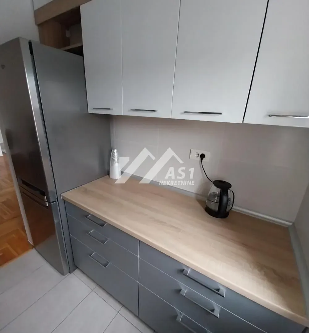 Izdavanje, četvorosoban stan, 70m², Podbara, Novi Sad Sve Podlokacije