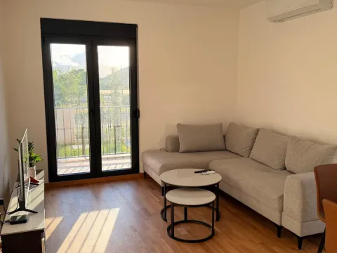 Izdavanje, dvosoban stan, 61m², Tološi, Podgorica - image 19