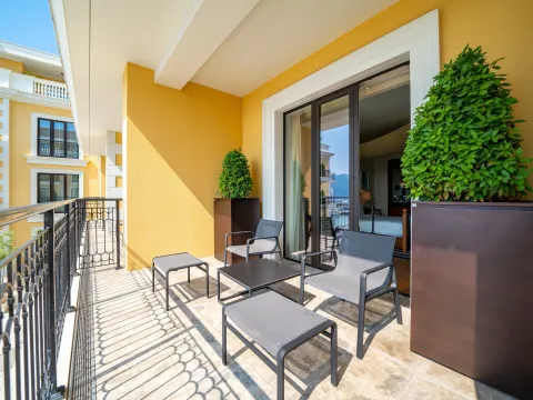 Sale, two bedroom apartment, 178m², Porto Montenegro, Tivat - image 16