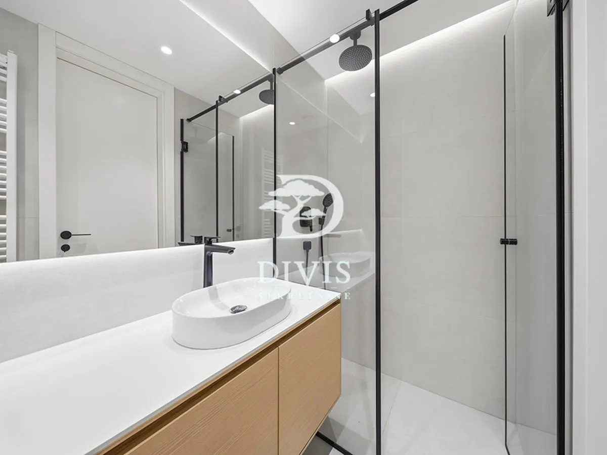 Rent, three bedroom apartment, 120m², Andrićev Venac, Beograd