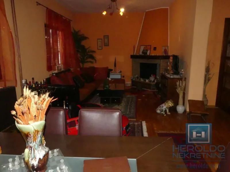 Prodaja, kuća, 380m², Pivara, Jagodina