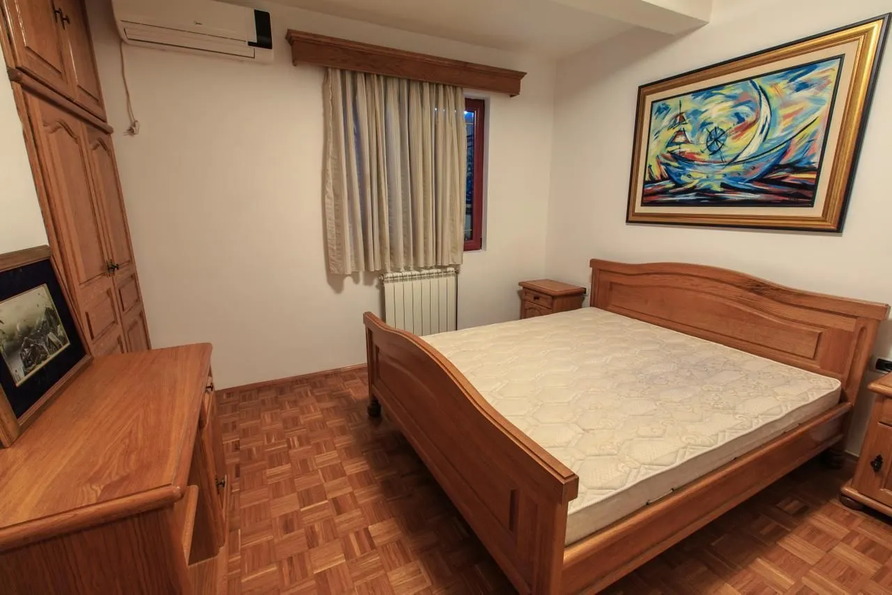 Prodaja, kuća, 400m², Bar, Crna Gora