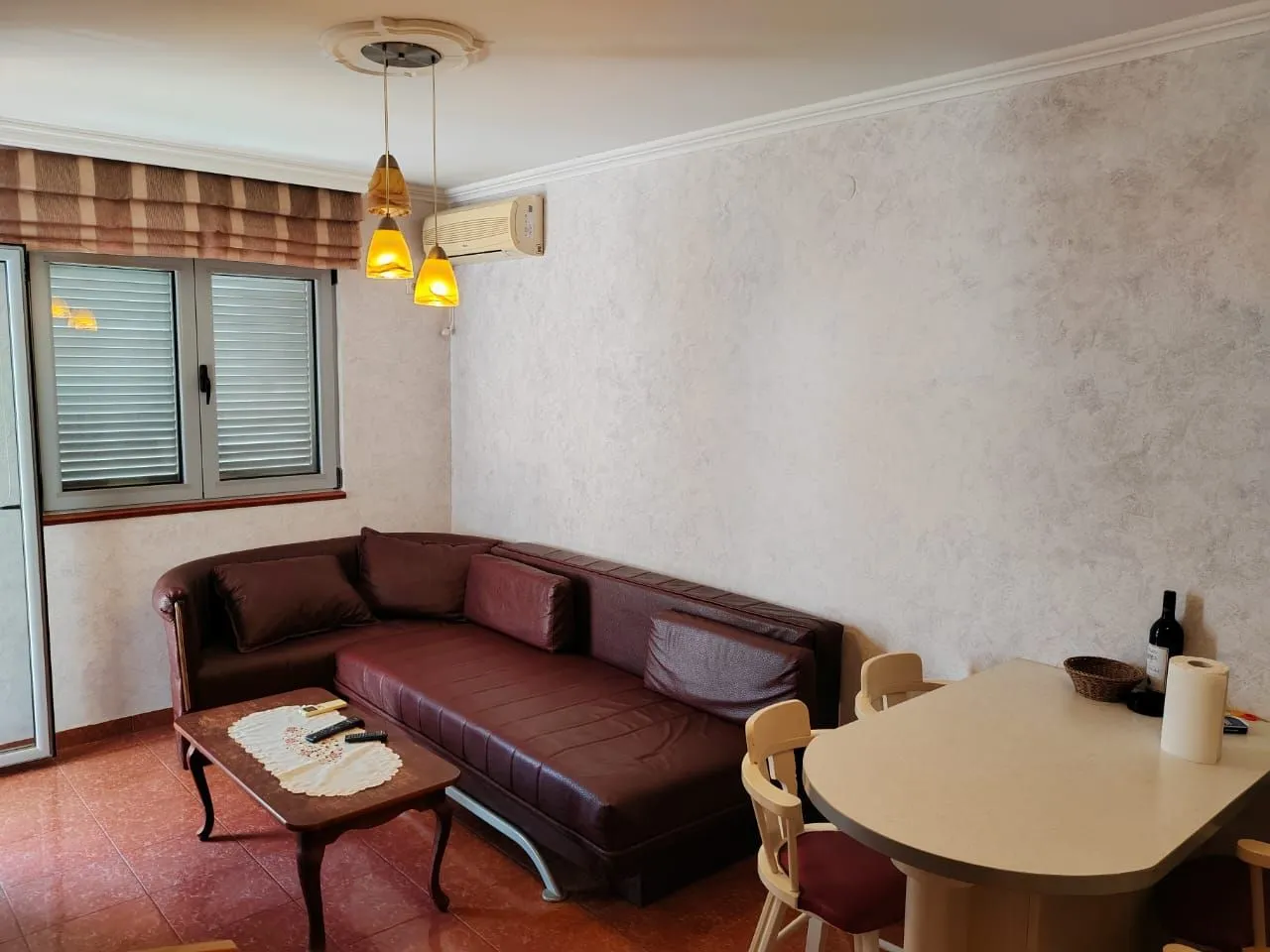 Izdavanje, jednosoban stan, 42m², Rozino, Budva