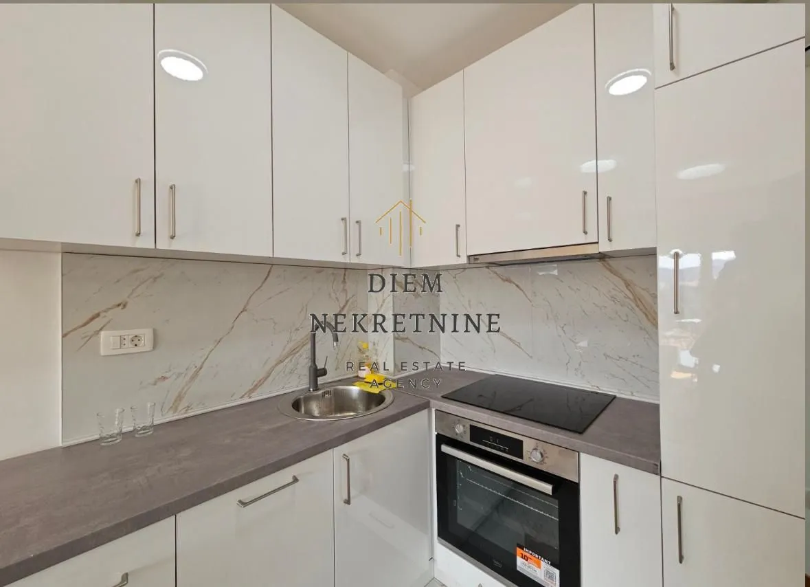 Izdavanje, jednosoban stan, 44m², Centar, Bar