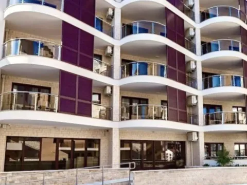 Sale, one bedroom apartment, 68m², Bečići, Budva - image 1