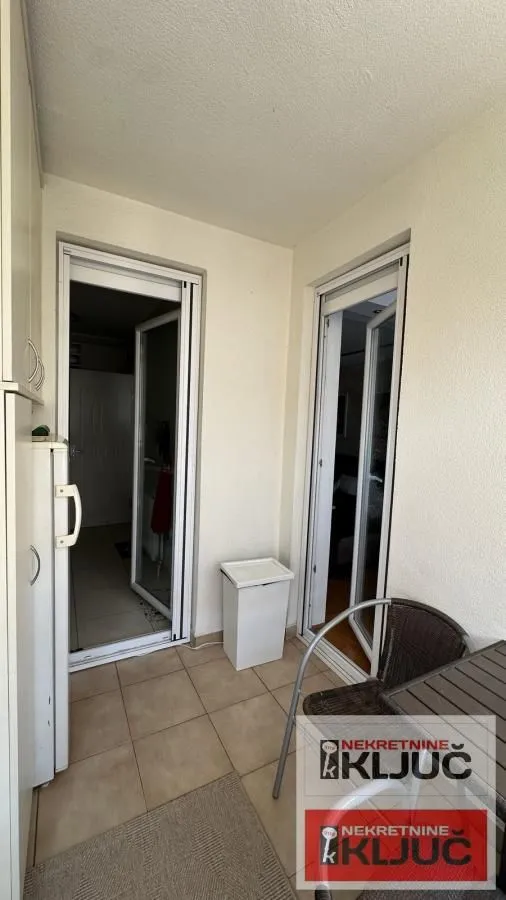 Prodaja, četvorosoban stan, 84m², Novo naselje, Novi Sad
