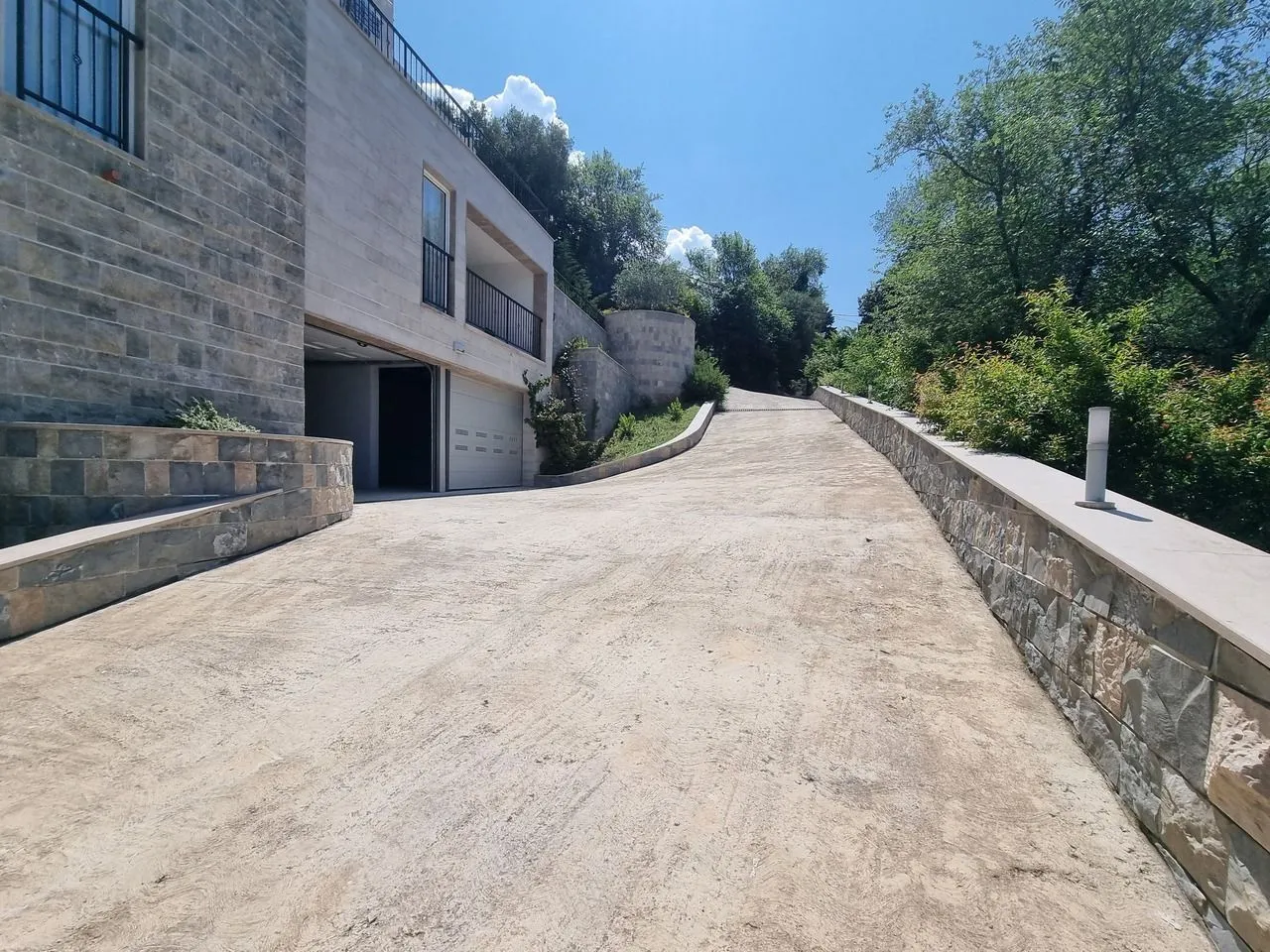 Prodaja, dvosoban stan, 101m², Kavač, Kotor