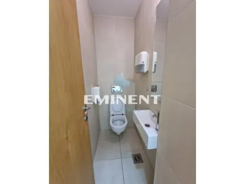 Izdavanje, trosoban stan, 130m², Savski Venac, Beograd - image 13