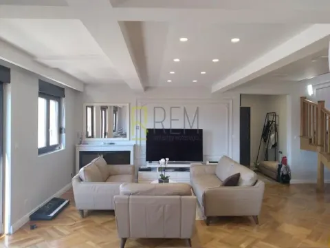 Prodaja, četvorosoban stan, 200m2, Zagorič, Podgorica Prodaja, četvorosoban stan, 200m2, Zagorič, Podgorica