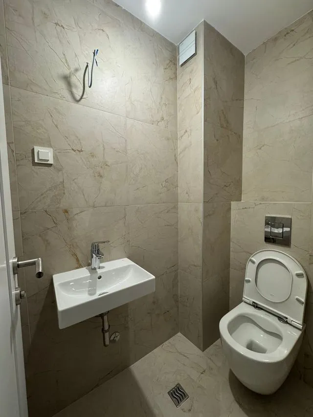 Izdavanje, dvosoban stan, 64m², Tološi, Podgorica