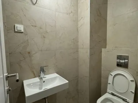 Izdavanje, dvosoban stan, 64m², Tološi, Podgorica - image 14