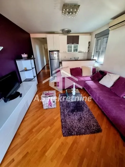 Izdavanje, dvosoban stan, 40m², Lekino Brdo, Voždovac Sve Podlokacije