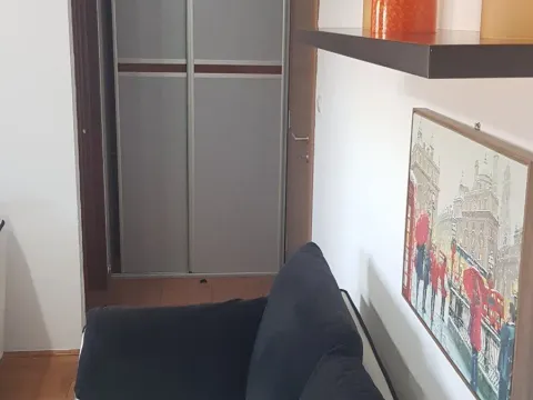 Izdavanje, jednosoban stan, 50m², Drač, Podgorica - image 8