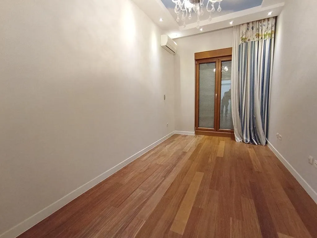 Sale, three bedroom apartment, 270m², Centar, Podgorica