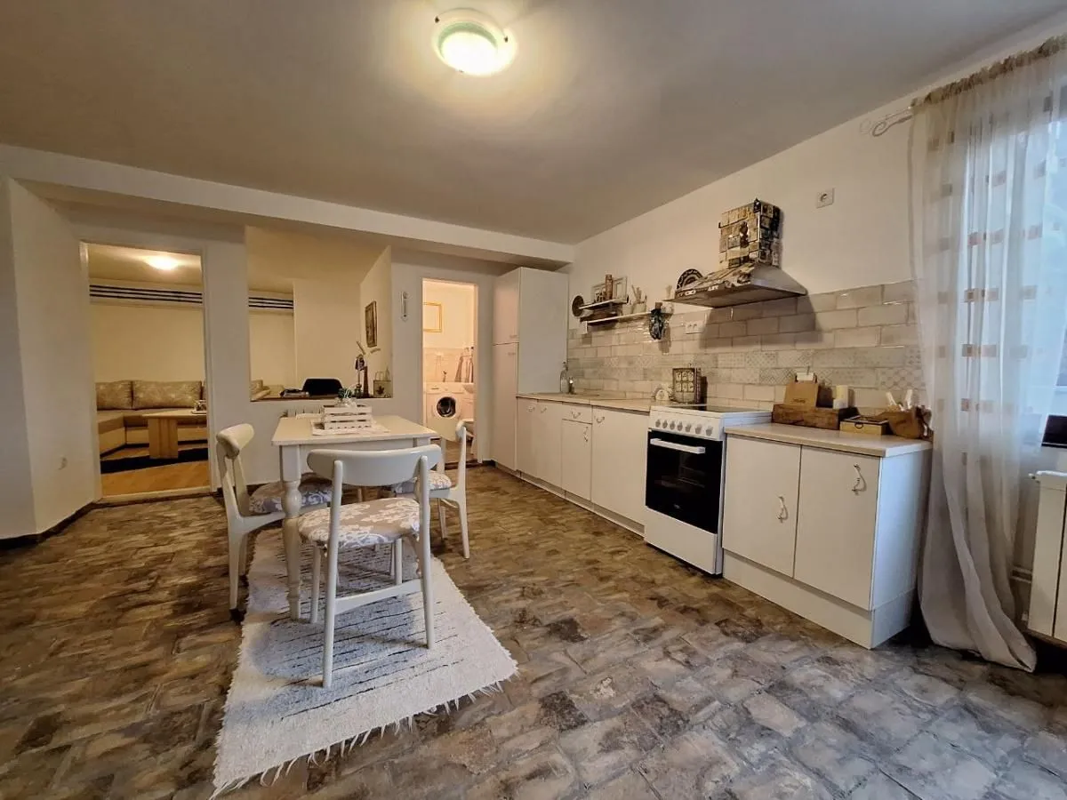 Sale, house, 254m², Beočin, Srbija