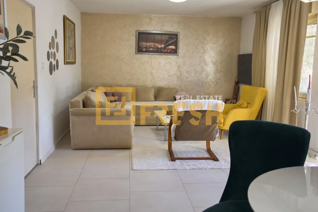 Prodaja, kuća, 300m², Zabjelo, Podgorica