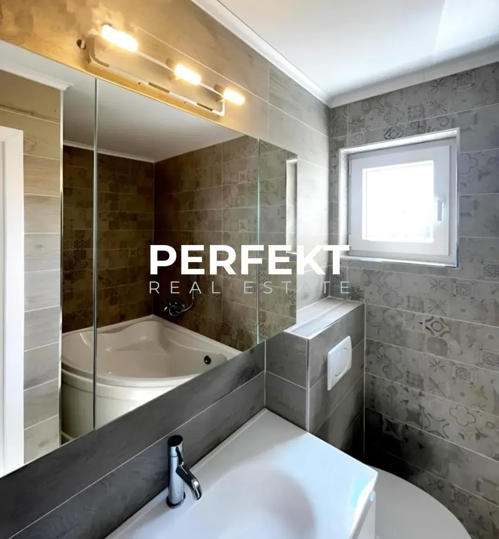 Prodaja, trosoban stan, 105m², Centar, Pančevo