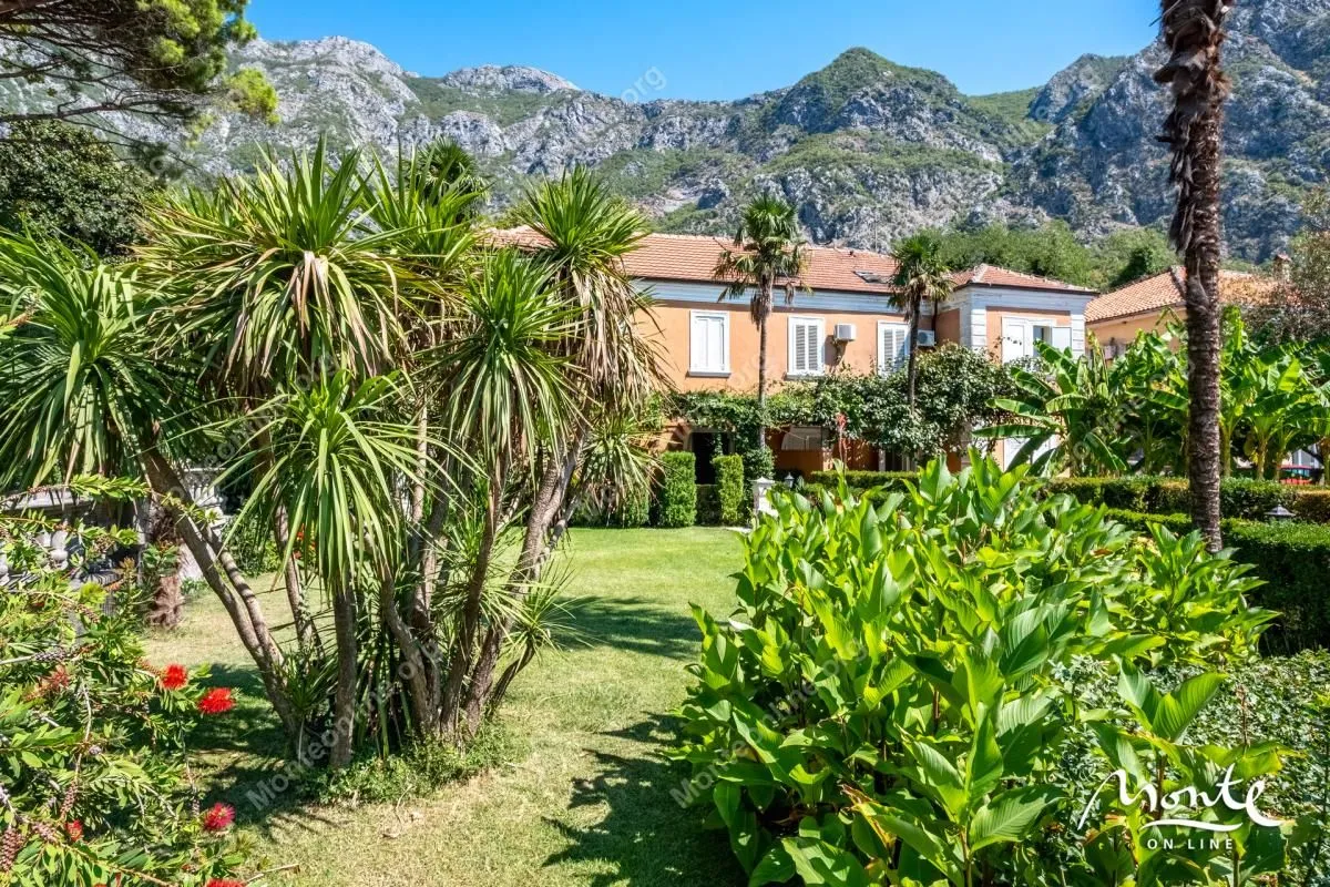 Sale, house, 112m², Risan, Kotor