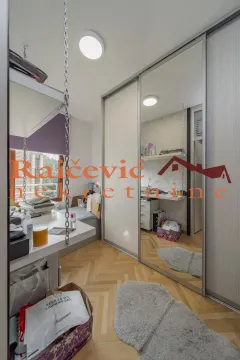 Sale, four bedroom apartment, 103m², Savski Venac, Beograd - image 16